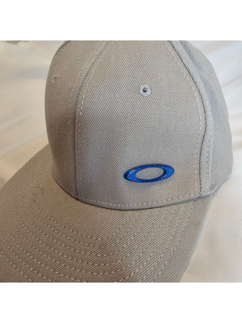 Oakley Ball Cap - Picture 2 of 6